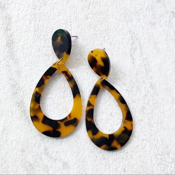 Tortoise Acrylic Earrings - Picture 1 of 7
